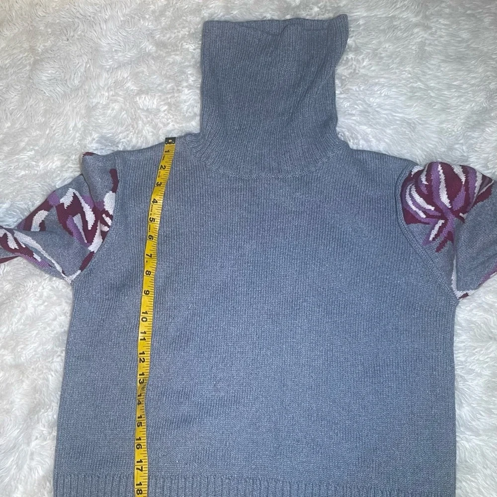Cabi Eden Gray and Purple Women's turtleneck Sweater size medium
